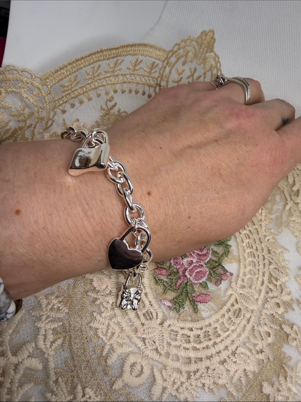 925 Sterling Silver Chunky Charm Link Bracelet | Locks, Hearts, & gifts 7.5”